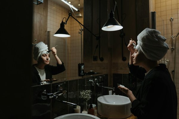 Master Your Flawless Makeup with These 5 Essential Products!